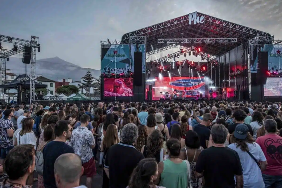 Puerto de la Cruz welcomes the attendees of the Phe Festival 2023.