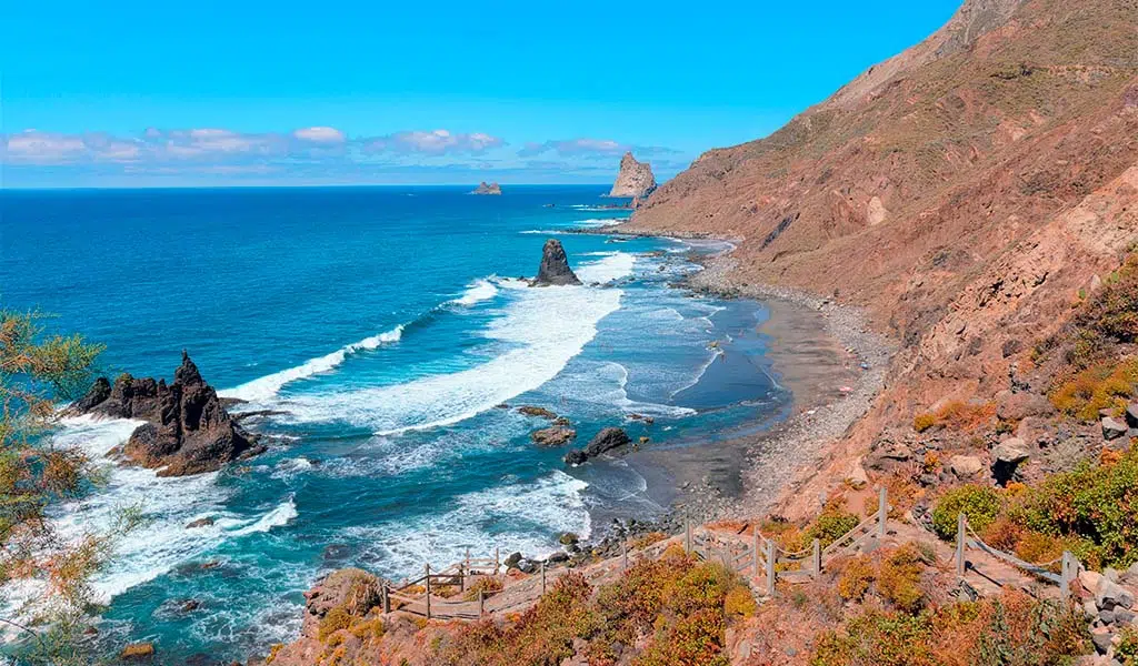The 6 best black sand beaches in the north of Tenerife.