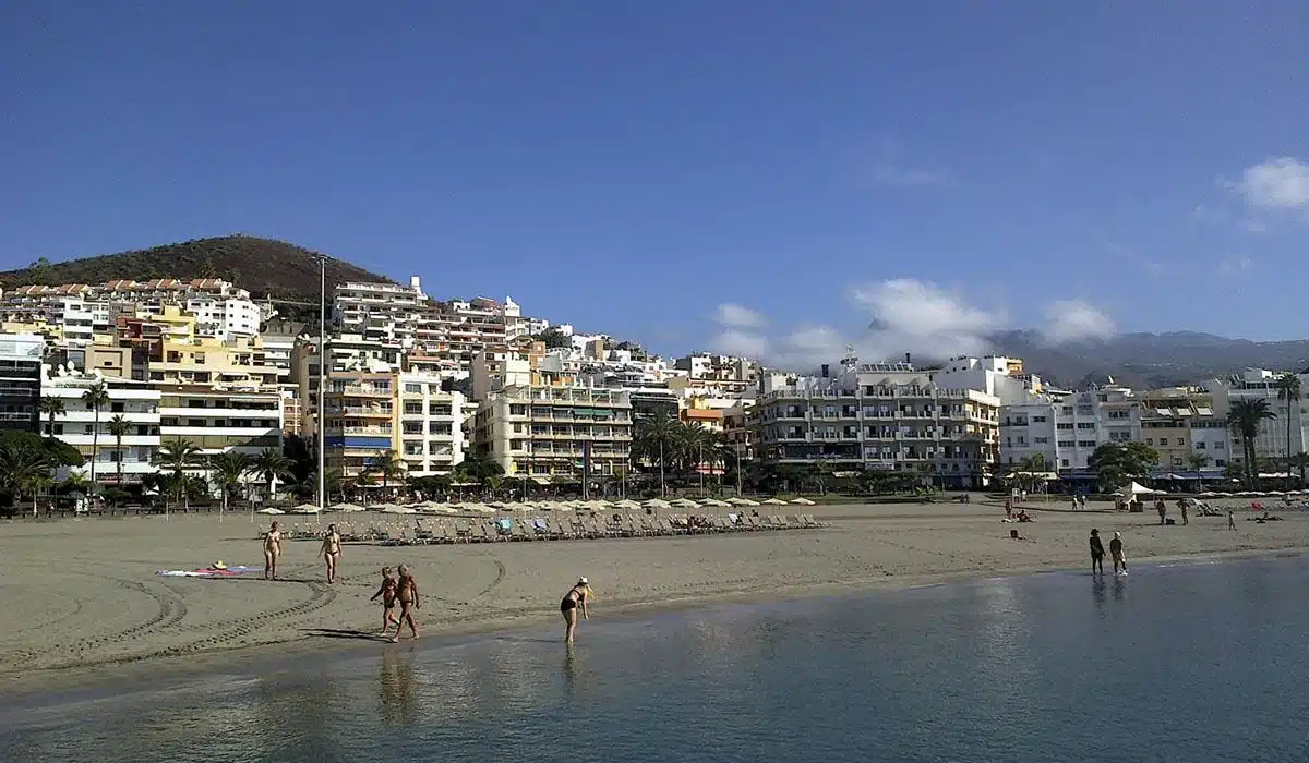 Weather warning issued in the Canary Islands due to heat and haze.