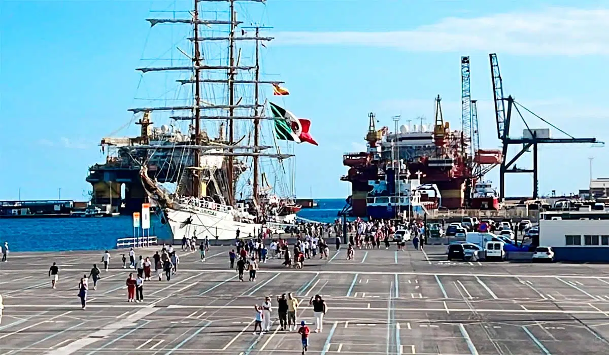 Santa Cruz de Tenerife crowded with enthusiasts eager to explore Mexican ship Cuauhtémoc.