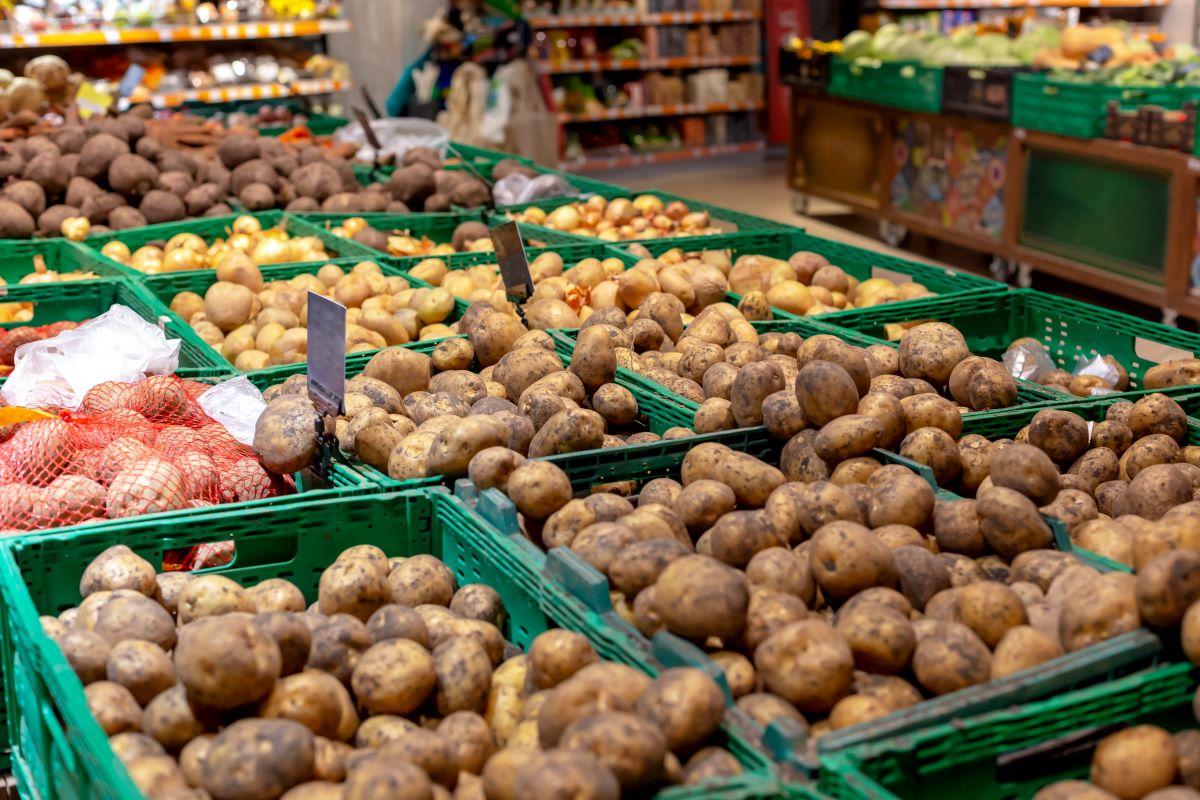 Rising prices in the Canary Islands: fresh fruit, eggs, and potatoes among the most affected products