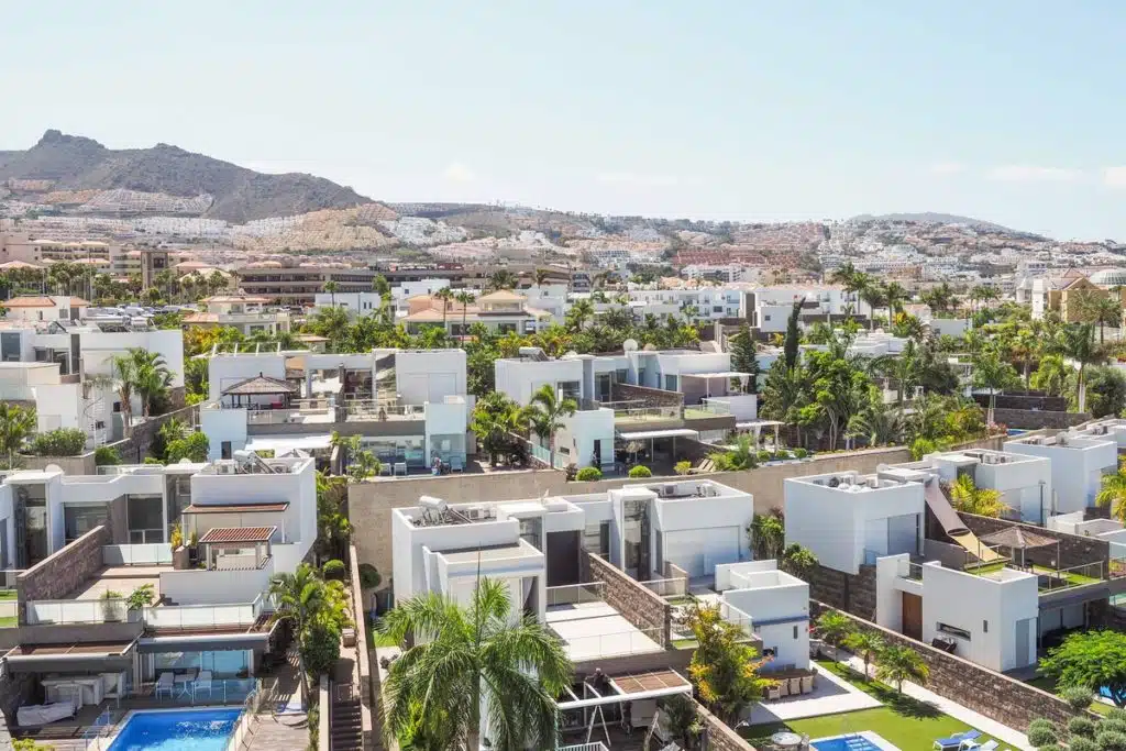 Foreign property transactions in the Canary Islands drop 21% in the second half of 2023