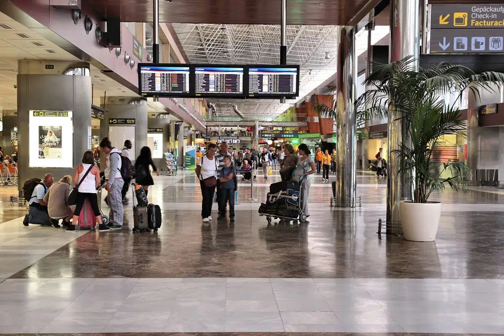Canary Islands airports see 14% increase in passengers in March, surpassing 5 million